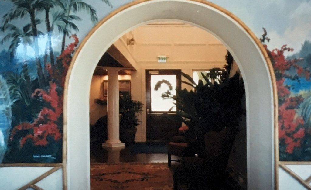 1995 - mural archway